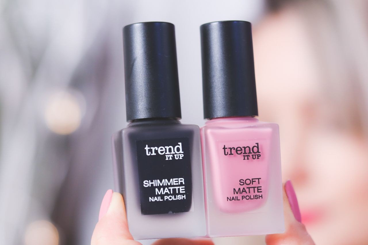 Nagellacke Von Trend It Up Shimmer Matte In Schwarz Und Soft Matte In Altrosa Startseite Life Style Diary